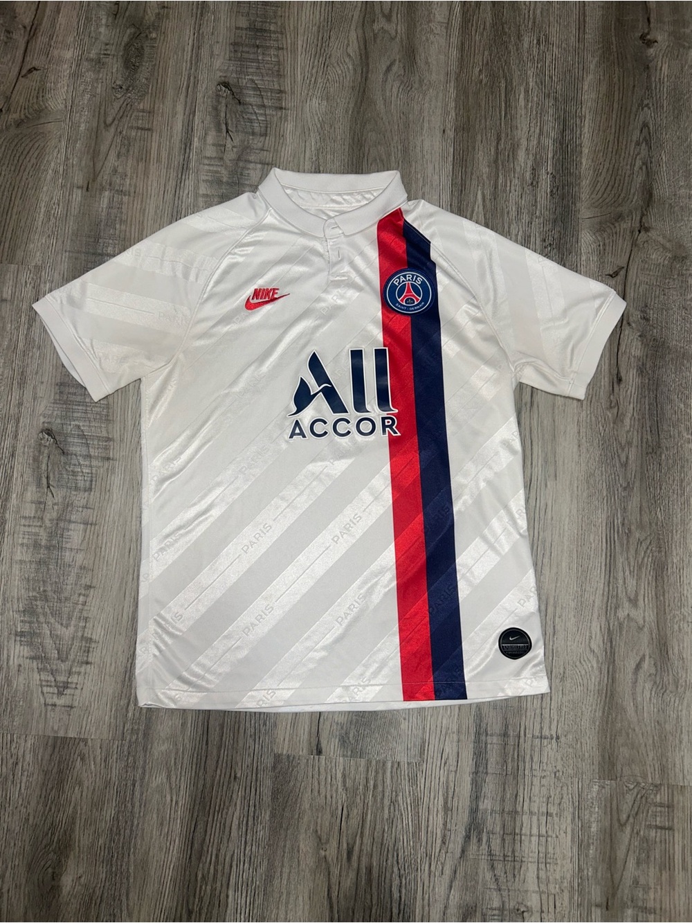 Paris Saint Germain 2019 third jersey size medium